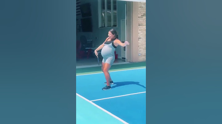 A bolsa estourou enquanto ela jogava tênis
