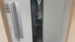 Très Joli Ascenseur Gebauer Des Années 1960 Mod. Par As Situé À La Rue Etraz, À Lausanne