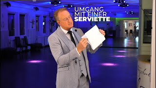 Umgang mit der Serviette "Der gute Ton" | Umgangsformen mit Thomas Püttmann-Lentz screenshot 2