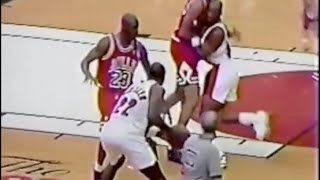 Michael Jordan locks down Clyde Drexler - 1992 Finals Game 4