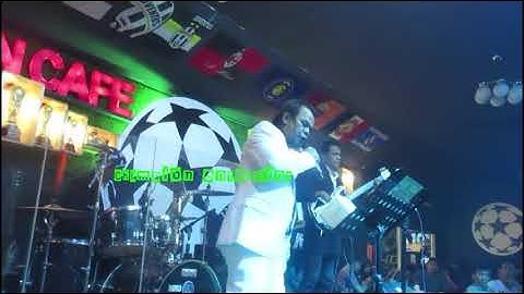 Erick Sihotang ( selvi 2 ) concert di champion caffe