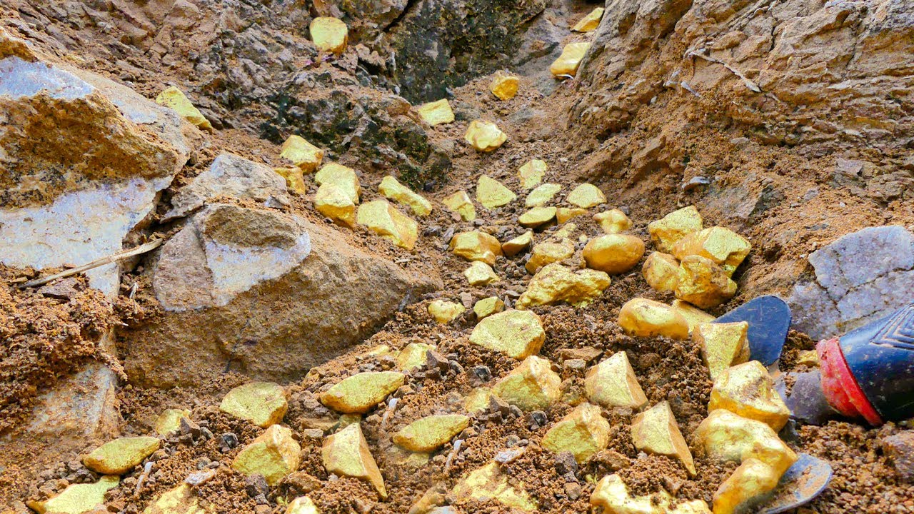 incredible mining Found a lot of gold treasure at mountain stonegold