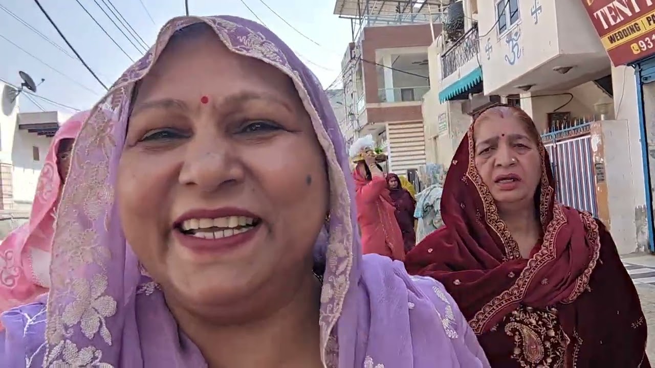 शादी का 12फंक्शन इतना टाइट कंगना था  दो भाभियों नेखोला  