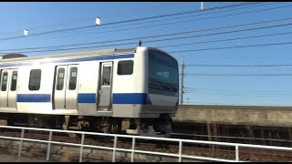北柏駅前を走行して柏駅方面に弧を描いてカーブしていく上野東京ライン常磐線下りE531系
