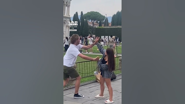 High Fives at the Leaning Tower of Pisa 😅