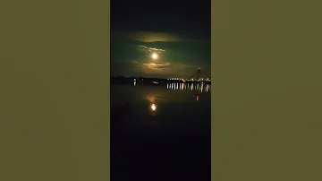 місяць на небі 