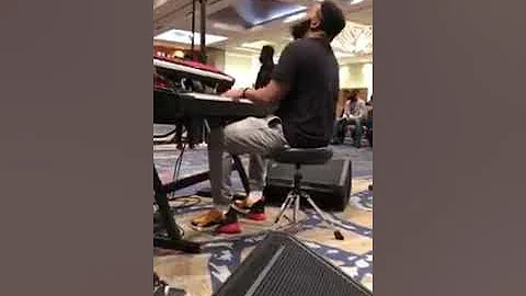 Glen Gibson Going Crazy On Keys