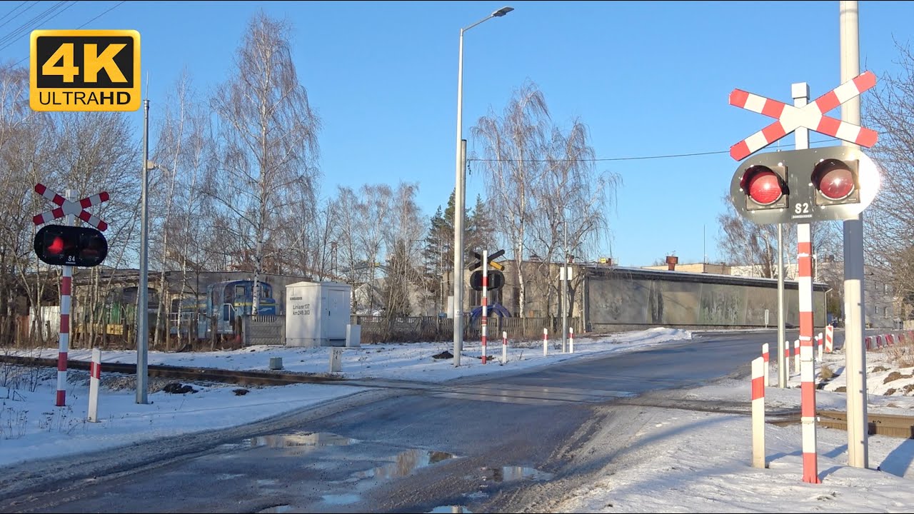 1+ Hour Winter Railroad Crossings | Winter Train Spotting | 4K