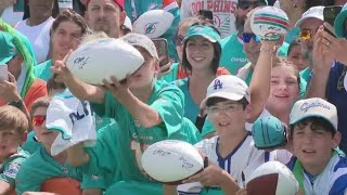 Fans get inside look at Miami Dolphins practice facility as training camp continues