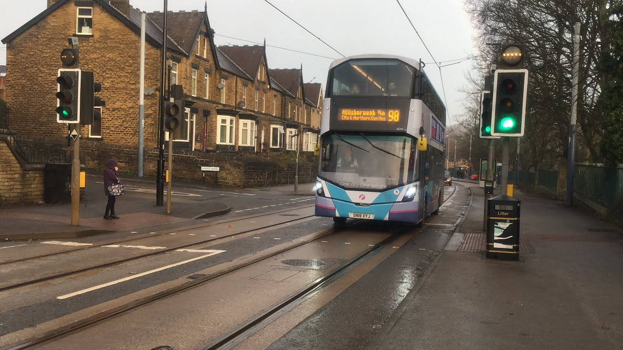 First Sheffield 35312 heads along Middlewood Road with a 98 service to