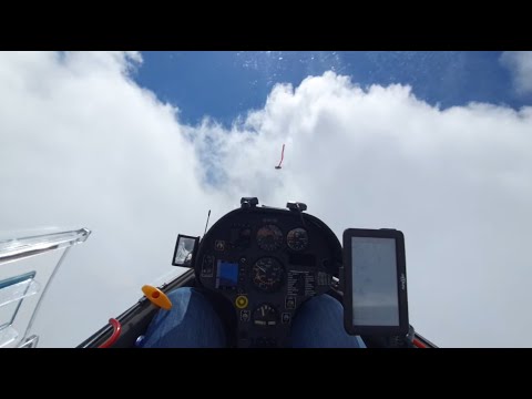 Cloudsurfing in a glider