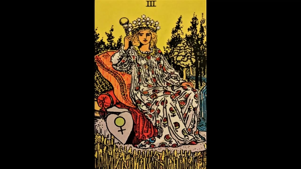 Сочетание карт луна мир и императрица. 3 аркан таро императрица. Императрица таро. Императрица таро райдер уэйт. Карта таро императрица значение.
