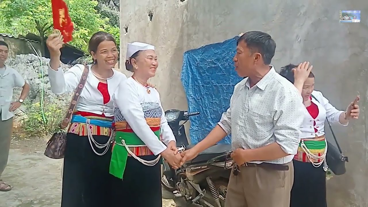 NGHỆ NHÂN ĐÌNH QUÂN GẶP CÂY CAO BÓNG CẢ THANH HÓA BÙI NGA HÁT HẾT ĐIỂM CHÊ.