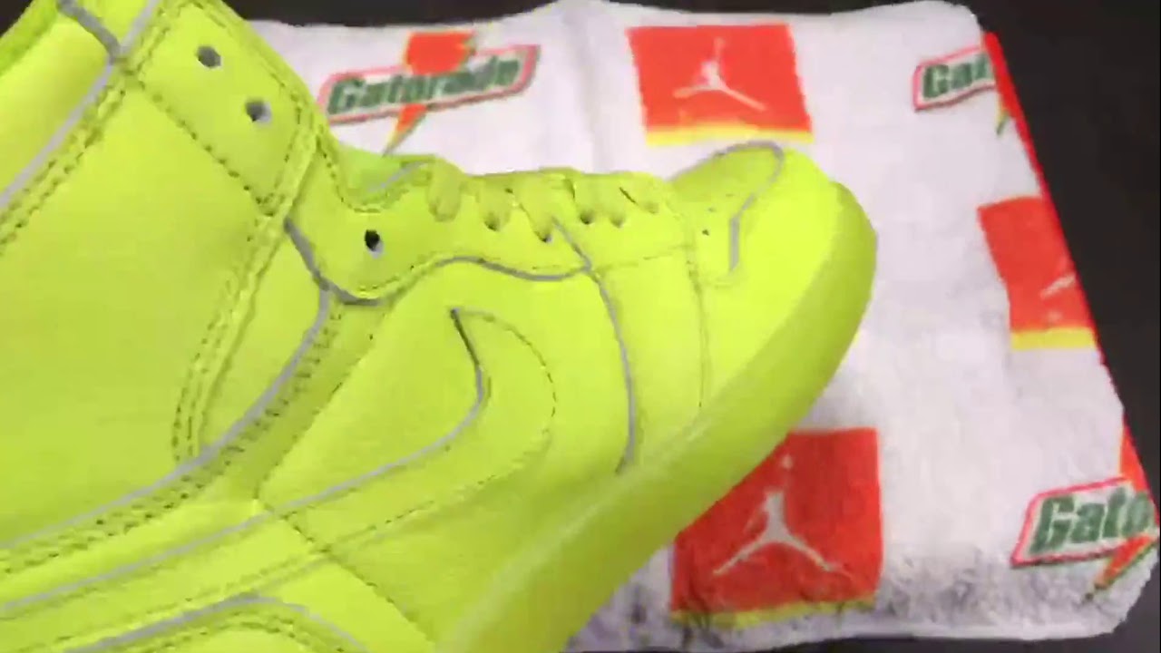 AIR JORDAN 1 HIGH GATORADE “BE LIKE MIKE” CYBER YELLOW