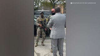 Waukegan mayor steps in as federal agents detain woman outside City Hall: VIDEO
