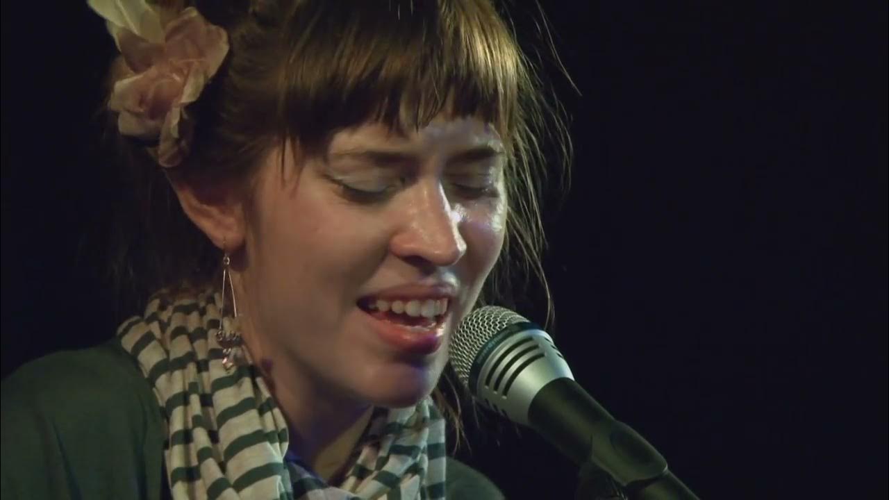 Улетаю маша badda boo. Badda boo 2022. Луна маша badda boo. Маша бадда бу. Улетаю маша badda.