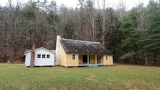 EXPLORING 'DOG TROT' LOG CABIN FARM HOUSE IN GREAT SMOKY MOUNTAINS! PALMER PLACE | CATALOOCHEE