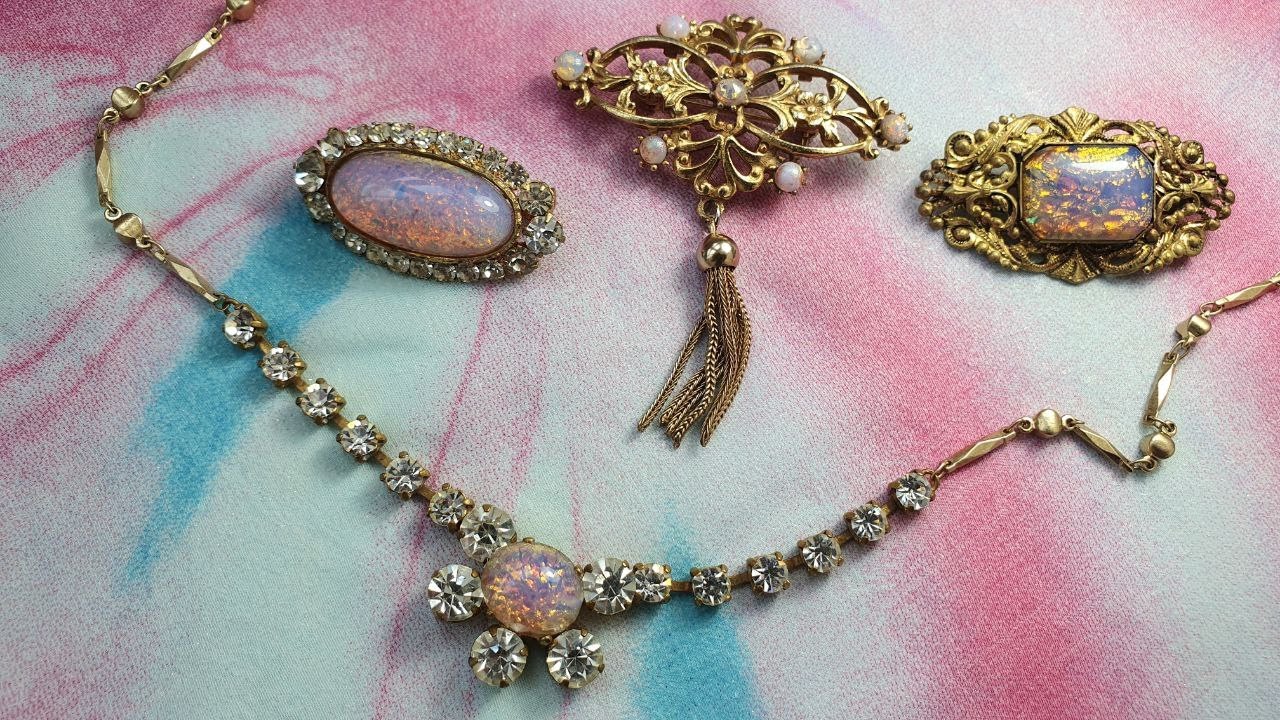 Прекрасные винтажные украшения  - находки блошиного рынка и интернета. Волшебство опалового стекла.