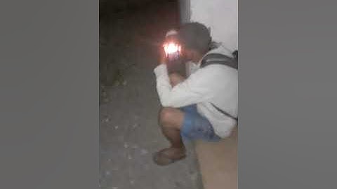 Usuario de crack e pego fumando em casa