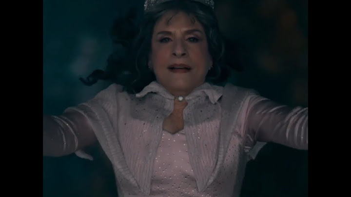 Lilia Calderu se sacrifica por el aquelarre | Agatha en todas partes | Español Latino