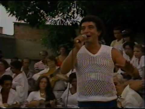 João Nogueira canta mineira no clube do samba (Histórico)