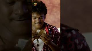Vijay Devarakonda Falls For Pooja Jhaveri | Dwaraka Movie | Latest Yt Shorts 2023 | Mango Kannada