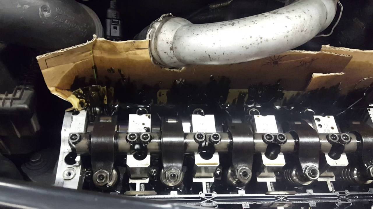Vw Axd T5 Motor Kjorer Topplokk Youtube
