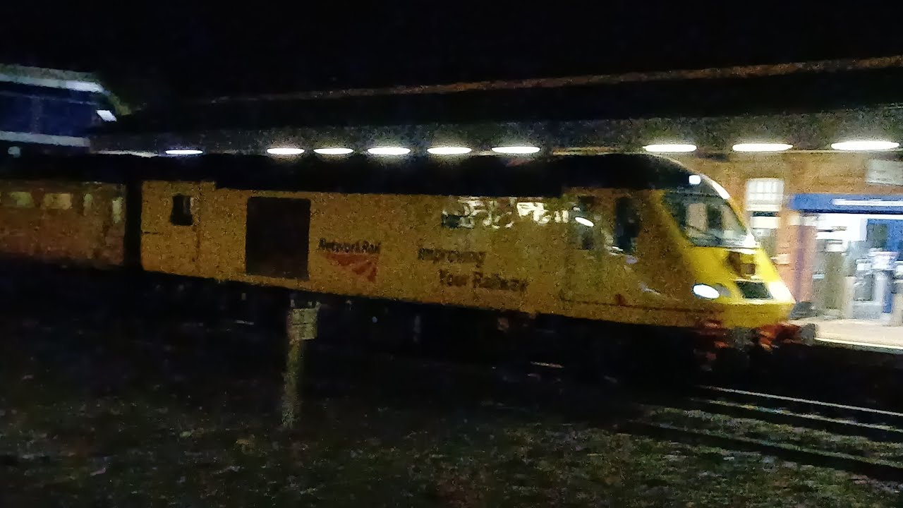 43013 and 43014 passing through Beaconsfield with The Flying Banana.