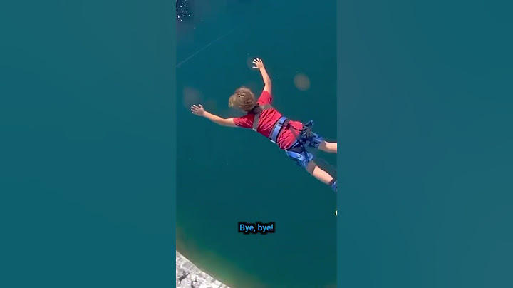 Will he touch the water??! #bungeejumping #ottawa #gatineau #canada #adrenaline