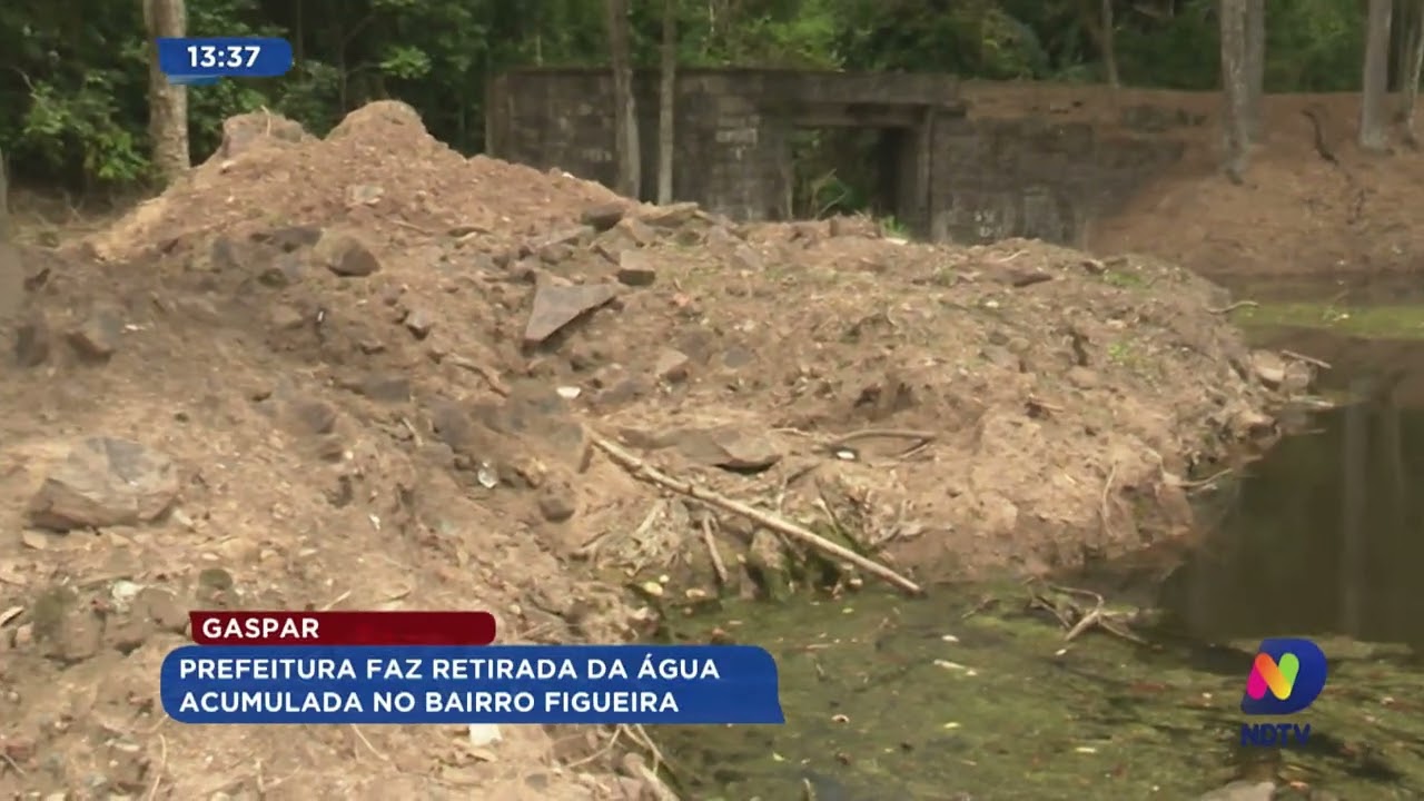 Gaspar: Prefeitura faz retirada da água acumulada no bairro Figueira