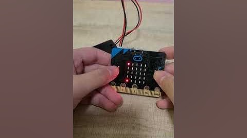 Space Invaders (Micro bit) by Mavis Kwok
