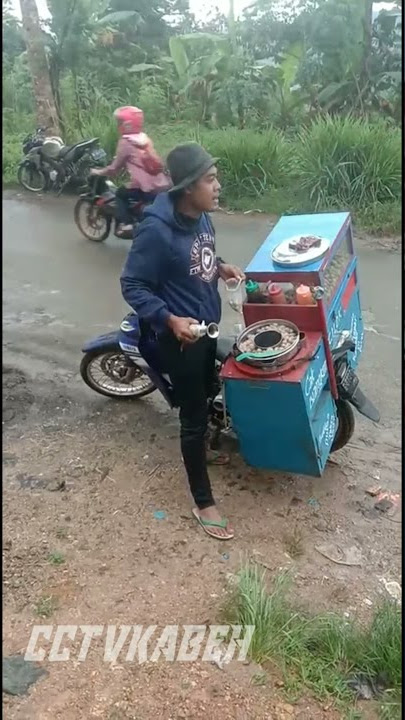 Story wa  kita di lahirkan bukan karena mersakan manisnya kehidupan tetapi untuk...