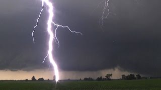 Intense lightning barrage from Illinois supercells  July 11, 2015