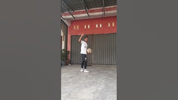 Football flick up #rafiyofootball #tutorial #flick #shorts #rafiyoskill