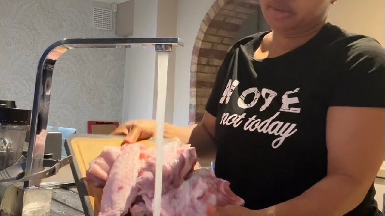 Step by step how I cook turkey stew and white rice for my family 