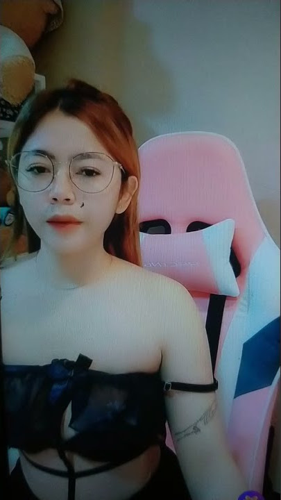 cewek live di mango mau lock - kira kira mau ngapain ya