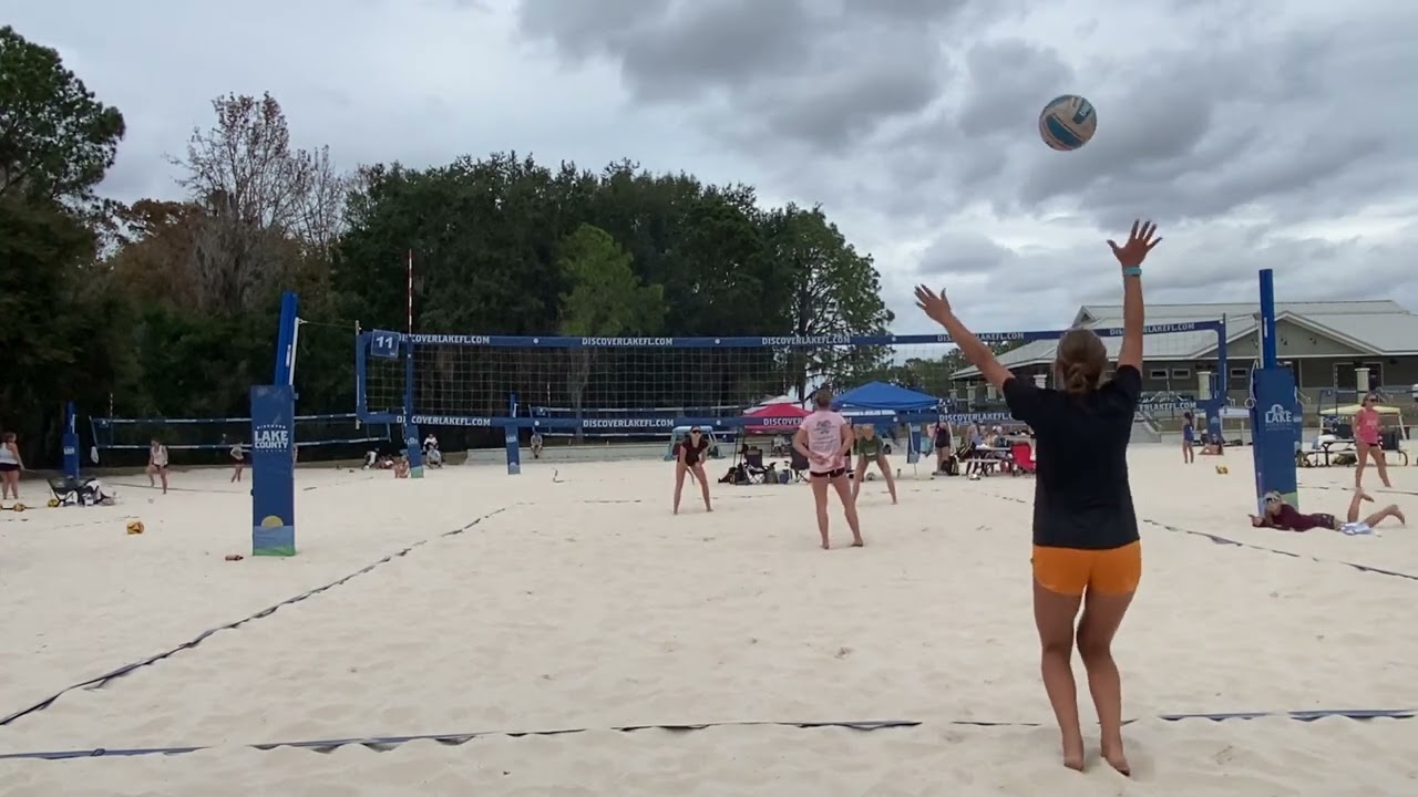 Sarah Mc Donnell / Leah Cabrera  Winter World Mega 1/3 0376