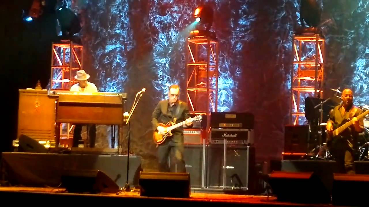 Joe Bonamassa Cradle Rock (Las Vegas 2011) YouTube