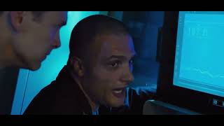 Cosmo Jarvis and Taylor John Smith in Hunter Killer (2018)