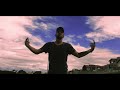 Locaut traçando planos no videoclipe 'Tudo Como Eu Posso', assista