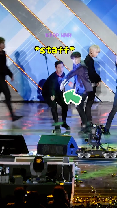 Yoongi's Reaction When The Staff Forgot To Bring The Mic Out For Him 🎤🤣 #shorts #yoongi #bts