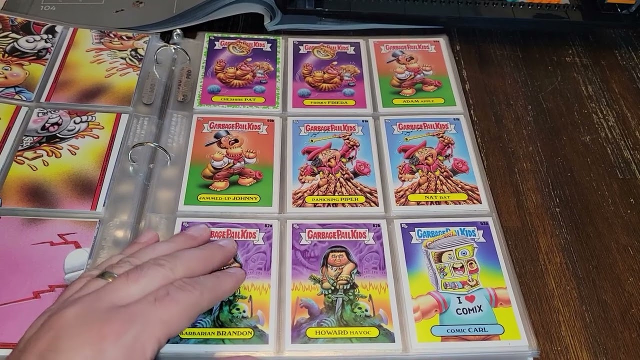Tour of Garbage Pail Kids Book Worms 2022, with rare blue border and artist  signature cards!