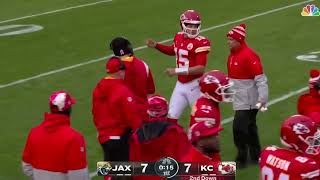 Patrick Mahomes playing while INJURED