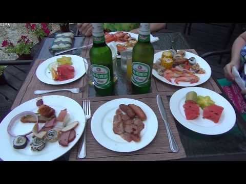 Hotel Resort Intime Sanya dinner barbecue. Китай,  Хайнань,  Дадунхай - отель Интайм резорт. Ужин