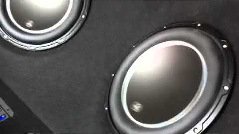 My new JL Audio 12W6 subs in the Mk2 Golf