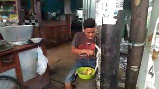 JARANG ADA YANG TAU  - SOTO AYAM PAKAI KACANG GORENG  ||  SOTO AYAM MADIUN DENGAN 12 MACAM KONDIMEN. 