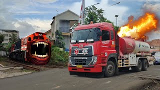 Kereta Api Panjang VS Truk Tangki, Truk Oleng, Truk Joget