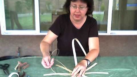 Basket Weaving Video #13--Beginning the Berry Basket--Twining the Base of a round basket