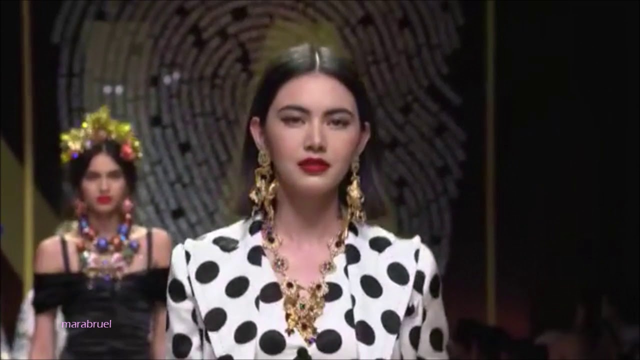 Mai Davika..On the runway #Dolcegabbana at Milan Fashion Week spring summer2019 (23 Sep 2018)