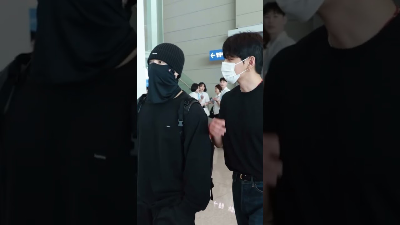 Taekook together at airport💚💜 #taekook #vkookcute
